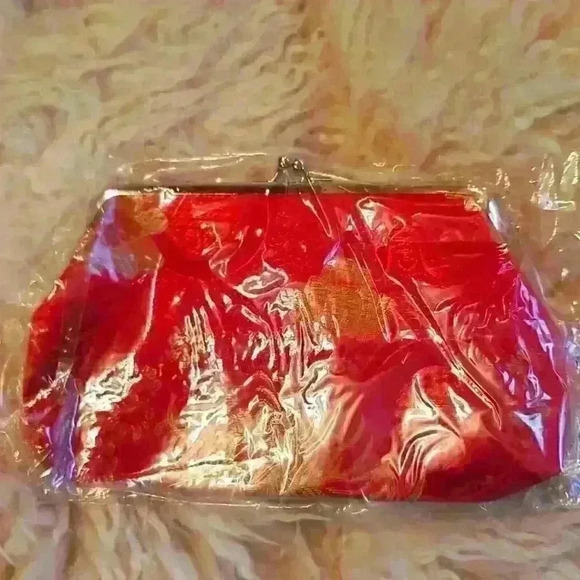 Silk wallet with snap closure - Picture 1 of 3